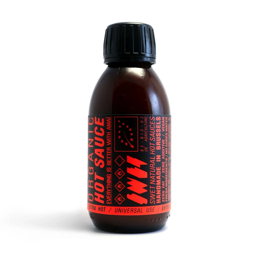 AMAÏ_black_side_hires_shade.webp